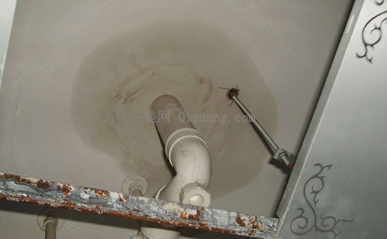 卫生间漏水