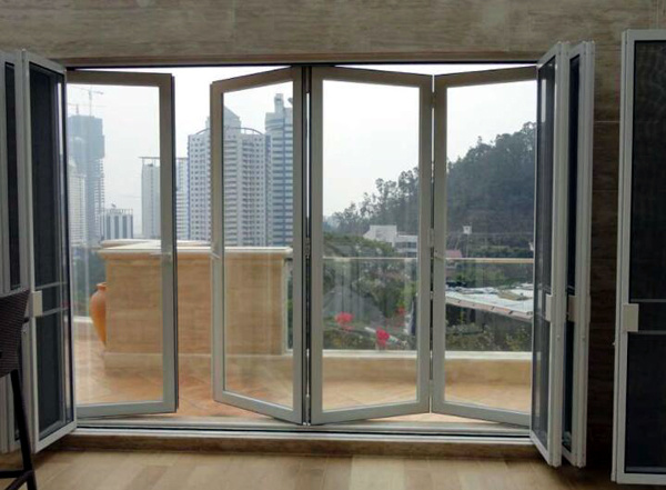 阳台折叠门哪种好 阳台折叠门用什么材质好