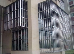 防盗窗是铝合金好还是不锈钢好 铝合金防盗窗多少钱一平方