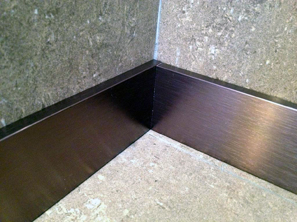 瓷砖地面用什么踢脚线瓷砖踢脚线用什么粘