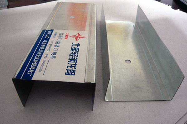 轻钢龙骨吊顶主要材料
