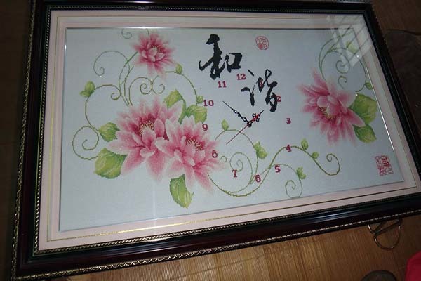 客厅挂什么十字绣好