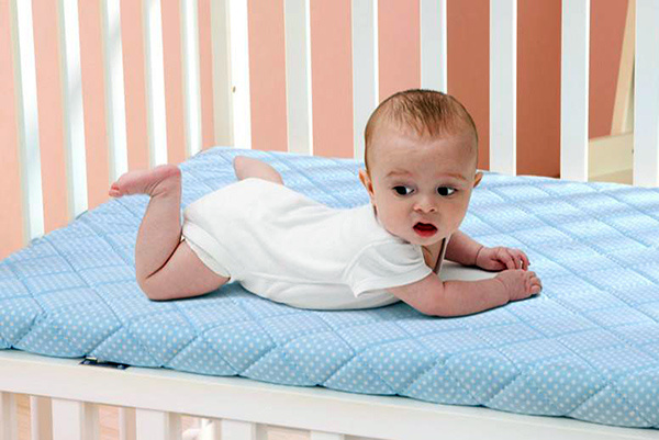 儿童床垫保养与清洁 对它孩子般的呵护