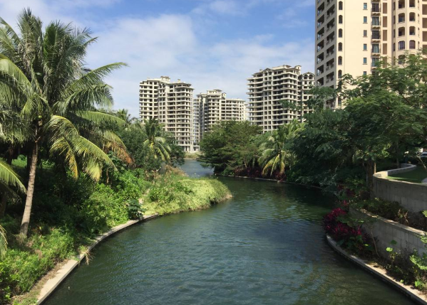 房子西边是一条路风水