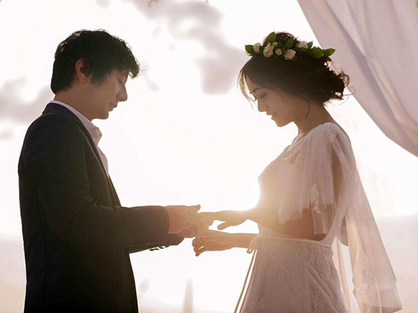 结婚吉日结婚发朋友圈的邀请函怎么写