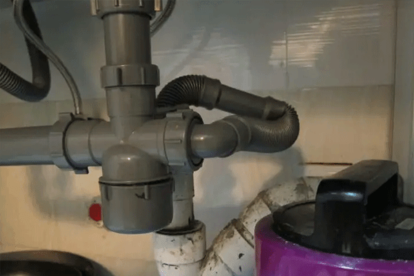 厨房下水道堵塞怎么办 厨房下水道有异味怎样解决