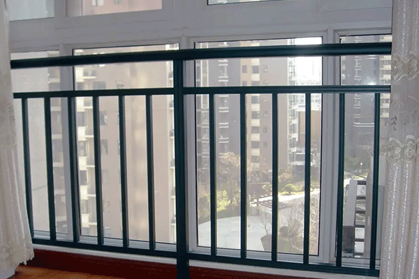 落地窗怎样安装护栏 高层落地窗有必要装护栏吗