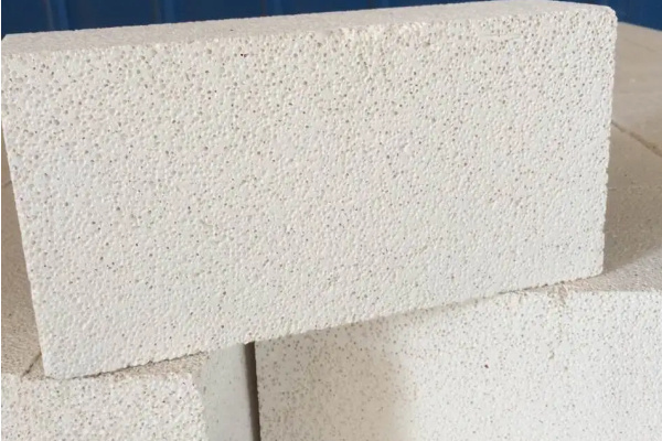 保温砖和耐火砖的区别 保温砖用的材料是什么