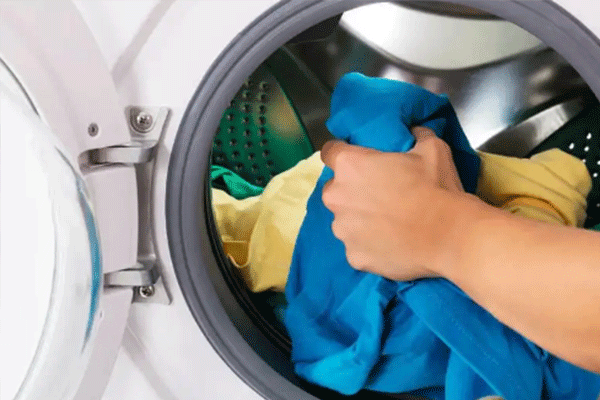 洗衣机使用都有哪些注意事项 书包可以放进洗衣机里面洗吗