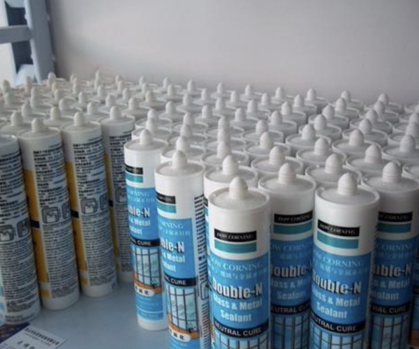 玻璃胶去除小技巧