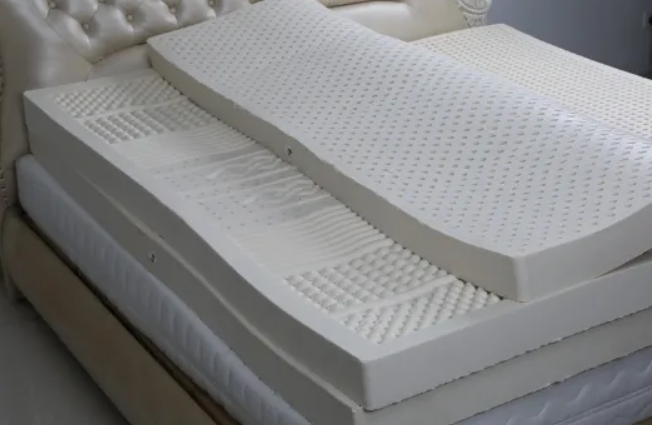 全乳胶床垫好还是半乳胶床垫好 乳胶床垫使用的注意事项是什么