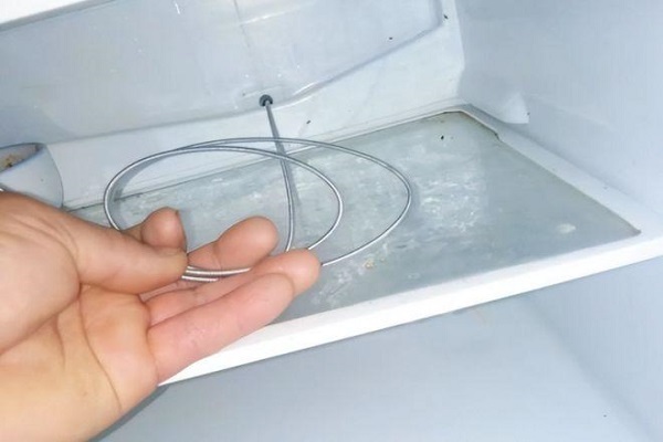 冰箱有积水怎样处理?