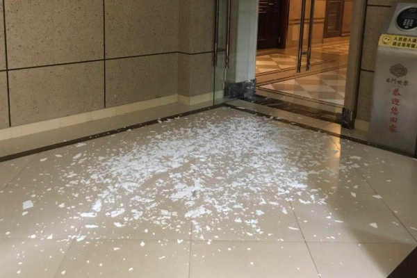刚装修完墙面鼓包是怎么回事 新装修墙面起鼓包脱皮怎么办