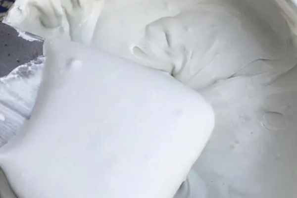 新装修墙面起鼓包脱皮怎么办