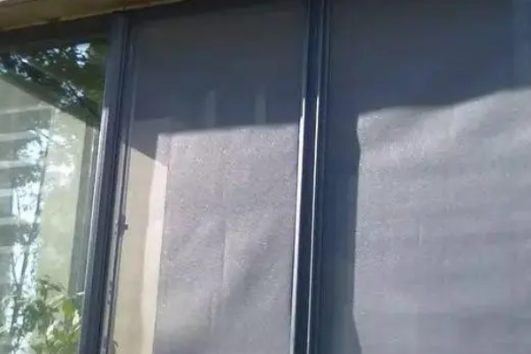 金刚网纱窗与不锈钢纱窗的区别