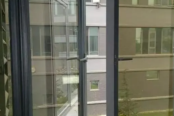 金刚网纱窗优点和缺点