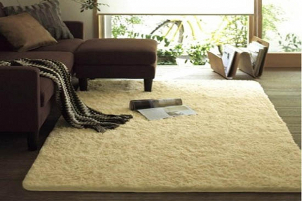 客厅铺地毯选什么材质的好 客厅铺地毯怎么搞卫生