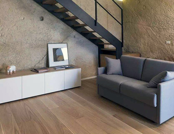 浅色地板怎么搭配 浅色地板怎么搭配家具