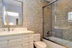 卫生间瓷砖怎么选择？卫生间瓷砖种类有哪些？