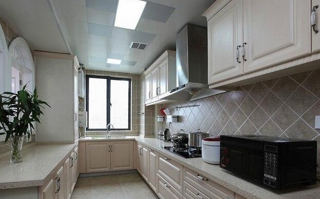 长方形厨房怎么装修设计 深圳厨房装修效果图
