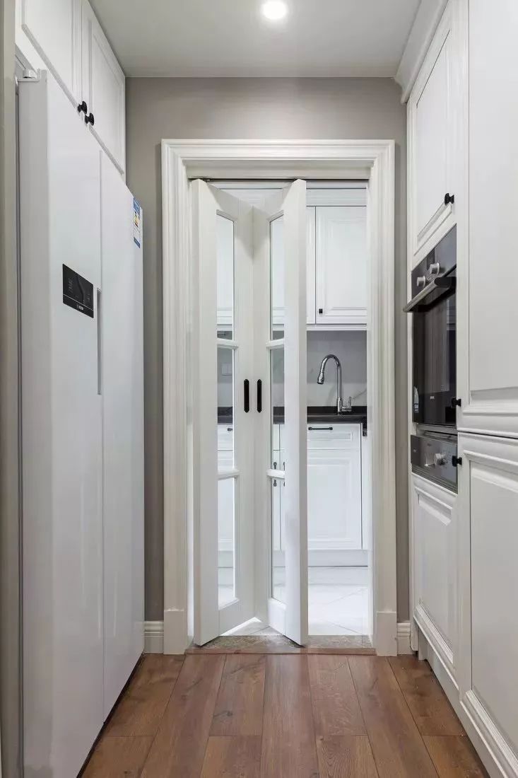 厨房门室内装修设计效果图 厨房装修门的搭配设计