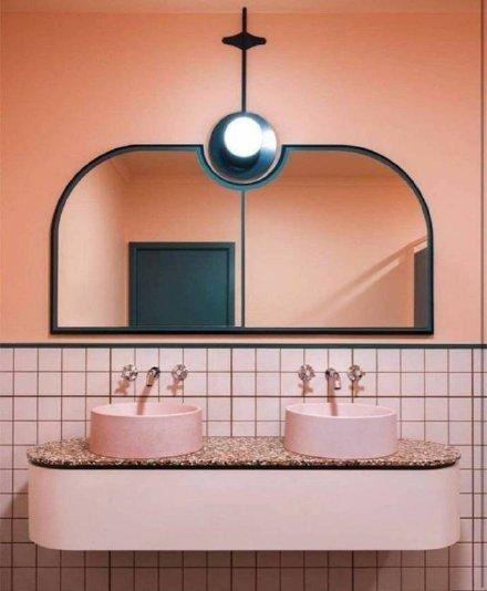 粉嫩的卫生间设计图