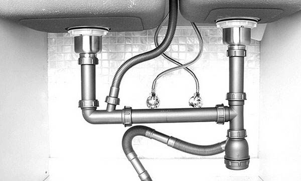 厨房水管漏水怎么处理 装修装厨房水管技巧