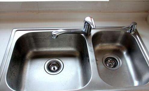 厨房水管漏水怎么处理 装修装厨房水管技巧