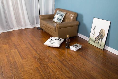 家装多层实木地板与复合地板有什么不同呢？