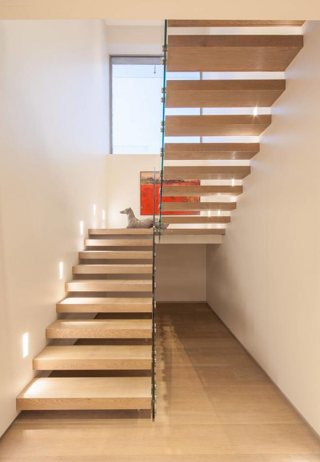 230平米欧式风格别墅楼梯间吊顶装修效果图